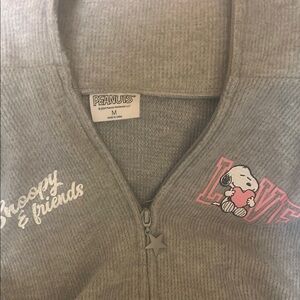 Peanuts Gray Zip-Up Hoodie with matching pants. Snoopy and Love Design.